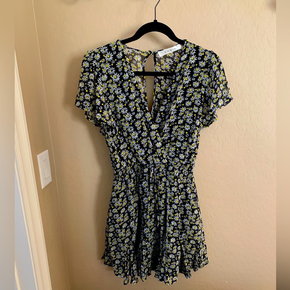 ROW A Black/Yellow floral mini dress. Size S. EUC